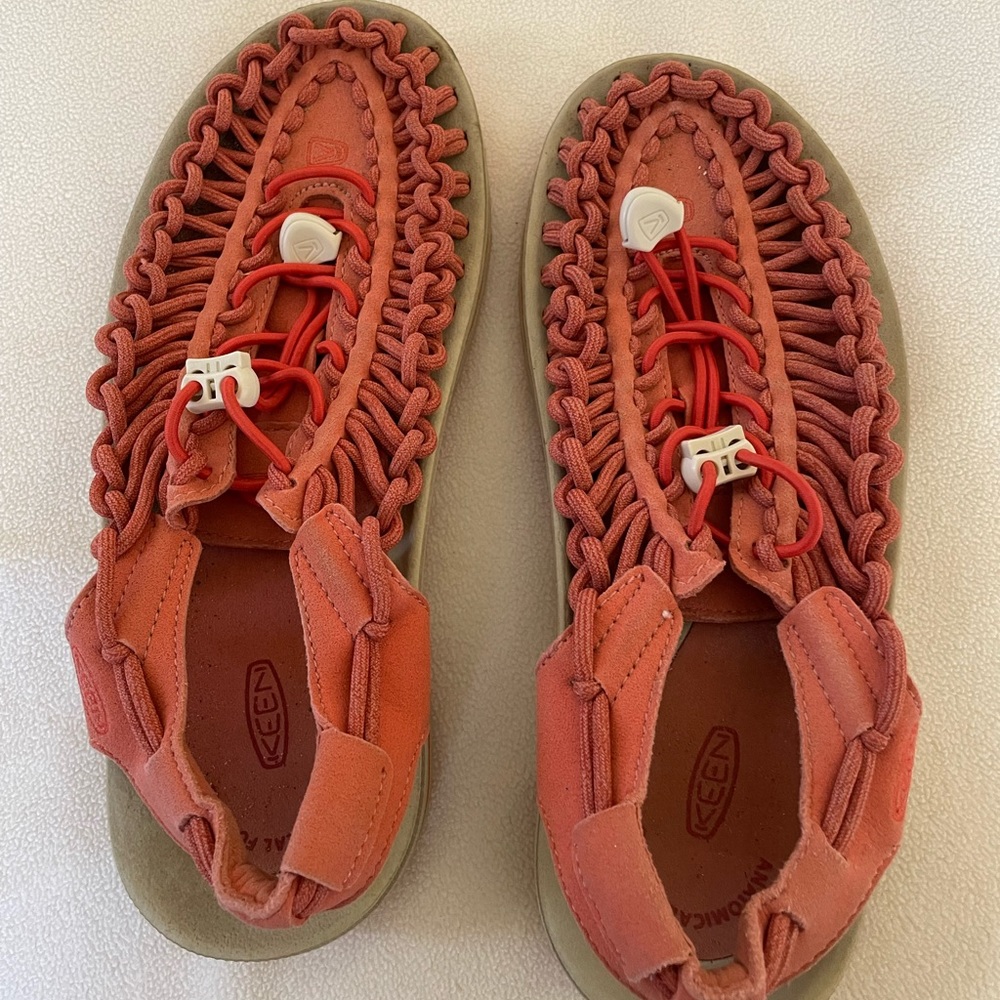 Keen sandals great condition. Size 7.5